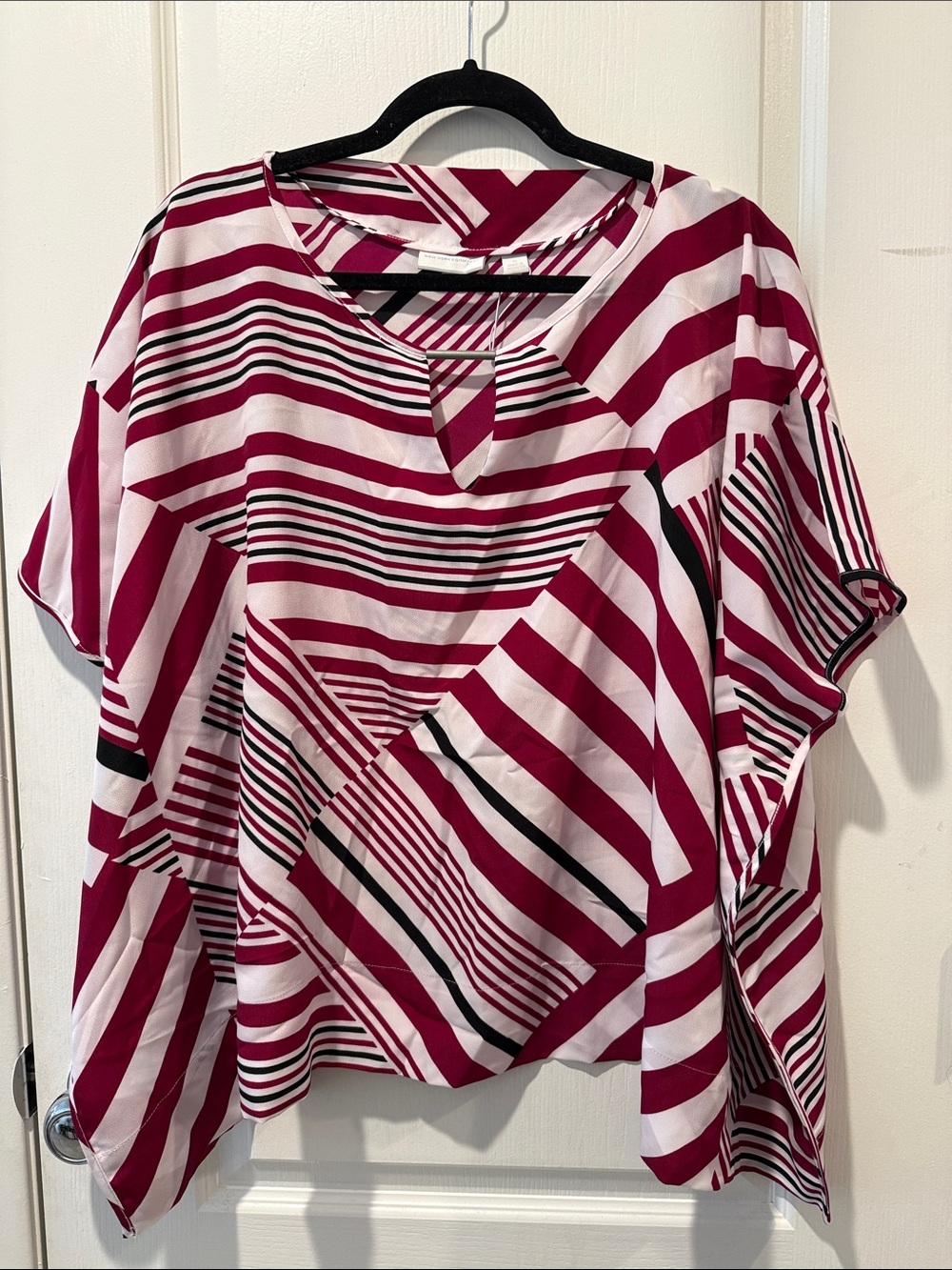 EUC Striped Keyhole Short-Sleeve Top in Berry Pink